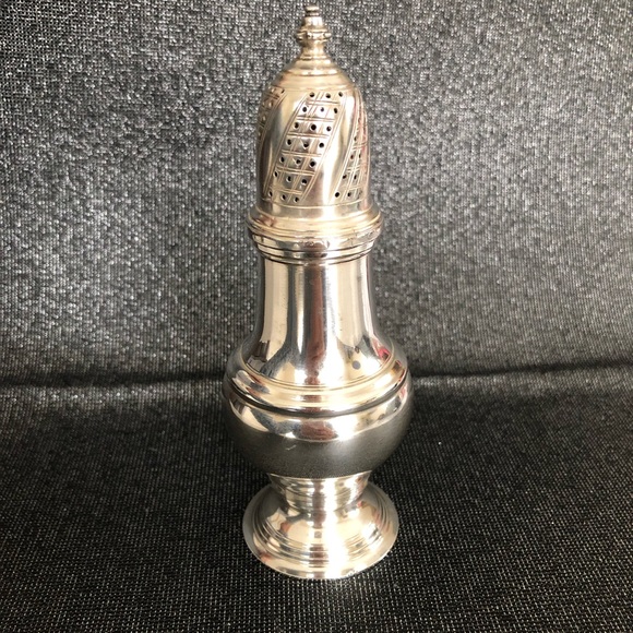 Vintage Sterling Silver Sugar Shaker Muffineer - Picture 7 of 11